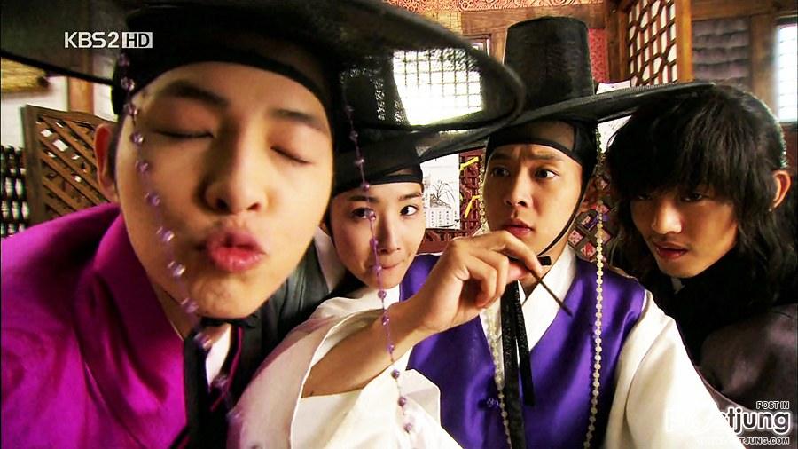 Song Joong Ki หนุ่มเจ้าเสน่ห์