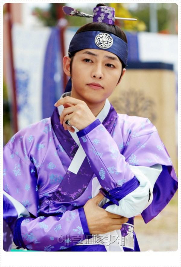 Song Joong Ki หนุ่มเจ้าเสน่ห์