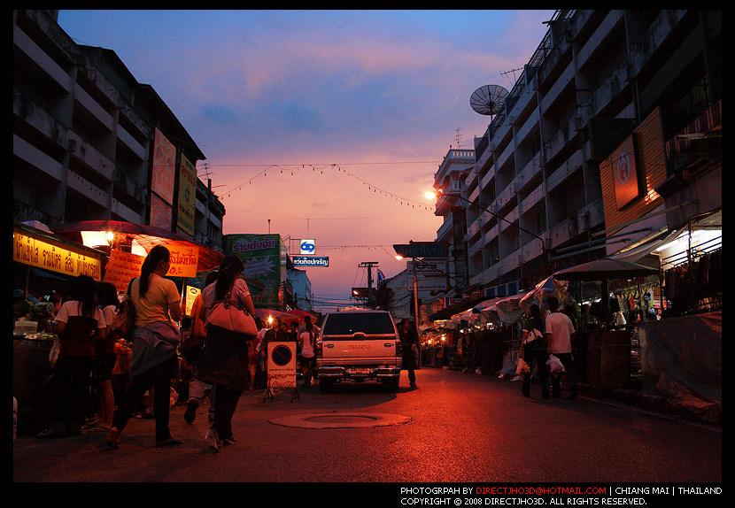 ตลาดวโรรส หรือกาดหลวงตลาดที่ใหญ่ที่สุดในภาคเหนือ
