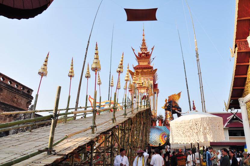 นกหัสดิลิงส์กับพิธีอัญเชิญสรีระสังขารสู่เมรุปราสาท