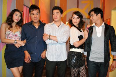 ในที่สุดเราก็เสียน้ำตาให้ซิทคอมเรื่อง"เป็นต่อ"จนได้ เพราะ "พี่ยม - เจ๊มิ้นท์"แท้ๆ