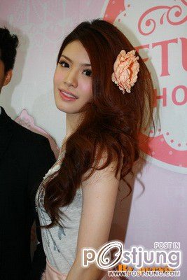 เกรซ มายด์ สองสาวขาวโอโม่ ค่ะ