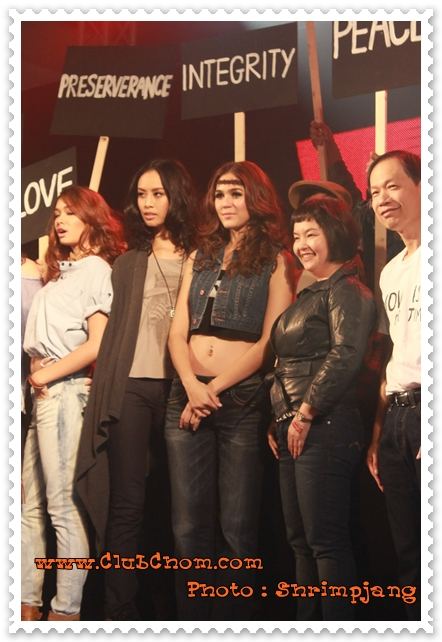 ชมพู่ อารยา อวดหุ่นสวยในงานLevi's "Go Forth"