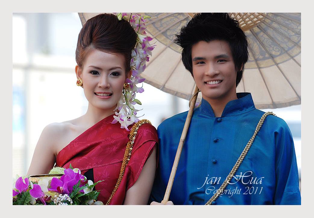 มาแล้ววว ..สาวเจียงใหม่ในชุดล้านนา