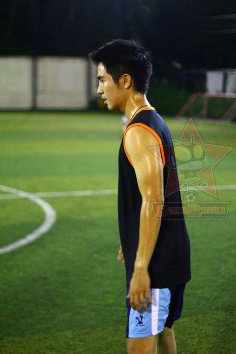 โป๊ป-ธนวรรธน์ ซ้อมบอลกับสมาชิกทีม Star Riders