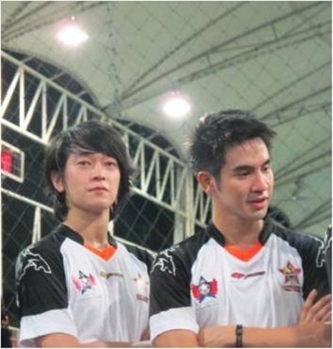โป๊ป-ธนวรรธน์ ซ้อมบอลกับสมาชิกทีม Star Riders