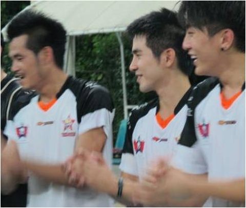 โป๊ป-ธนวรรธน์ ซ้อมบอลกับสมาชิกทีม Star Riders