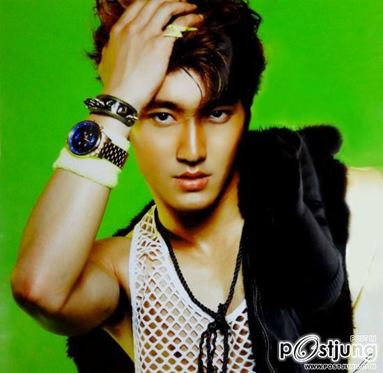 Siwon&lsquo;s sexy photo from&nbsp;Mr. Simple 5th album