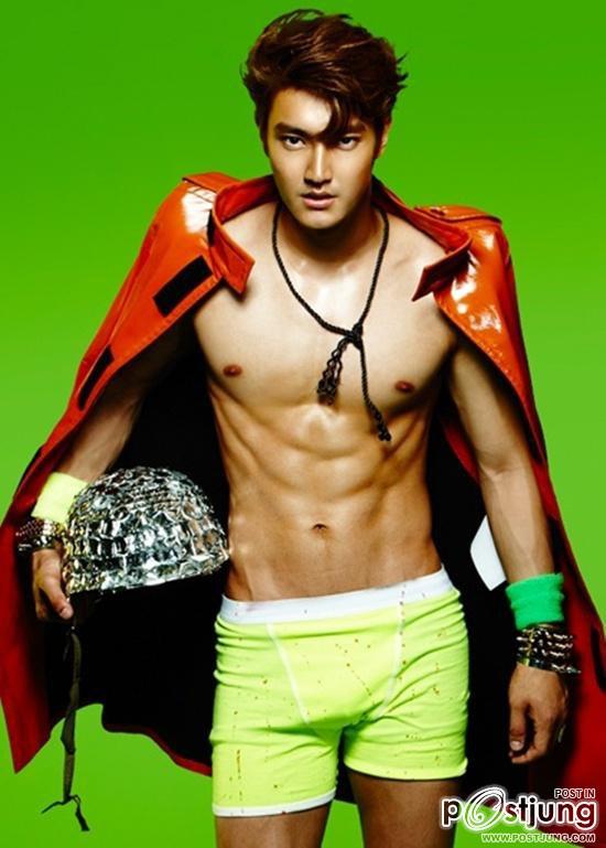 Siwon&lsquo;s sexy photo from&nbsp;Mr. Simple 5th album