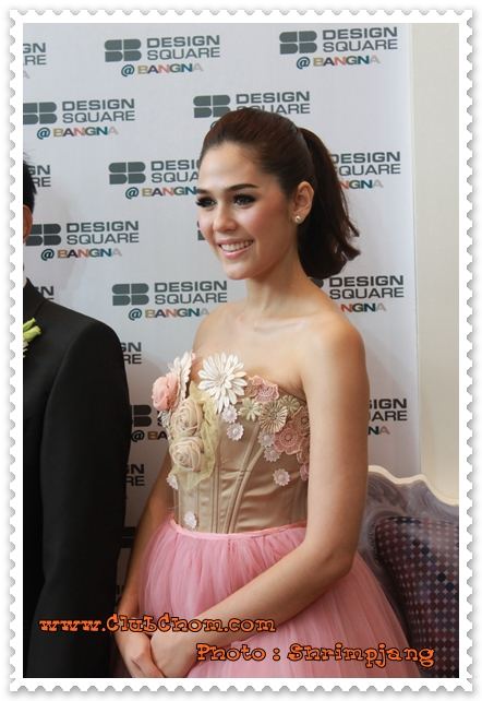 ชมพู่ อารยา ในงานเปิดตัวเฟอร์นิเจอร์SB Design Square