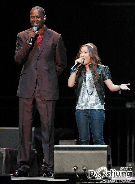 อัพเดท สาวน้อยดีว่าเสียงใส charice pampengo