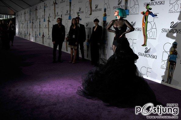 LADY GAGA AT  CFDA Fashion Awards 2011