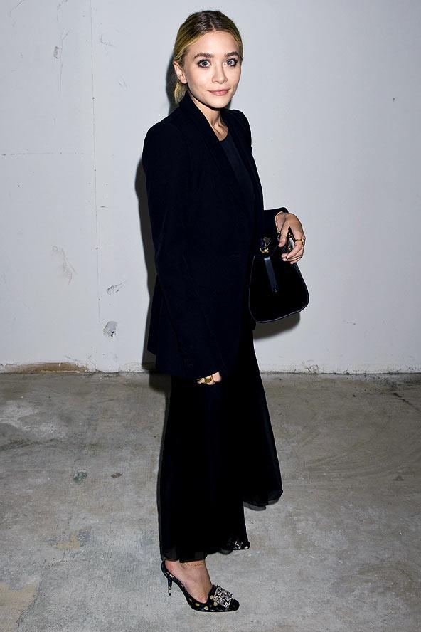 Celebrities At Fashion Week 02