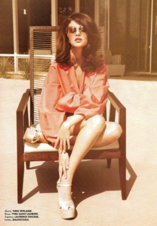 มาดูภาพถ่ายแบบ Selena Gomez ในนิตยสาร ELLE MEXICO!