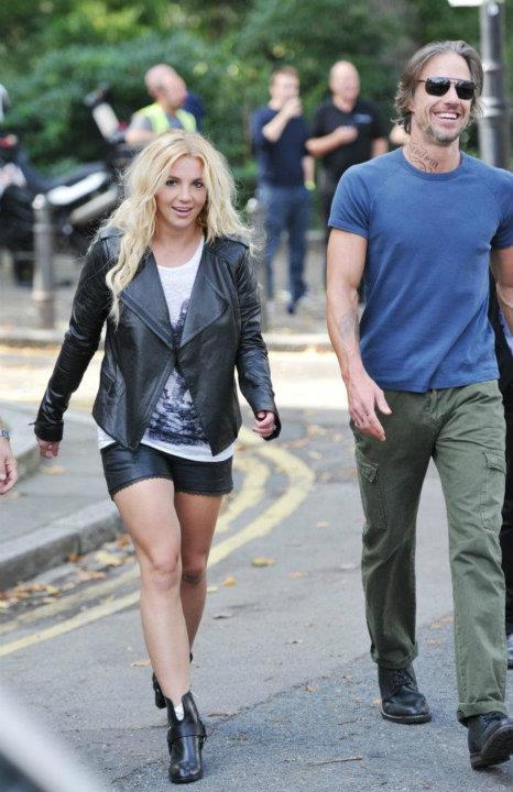 Britney Spears Shooting 'Criminal' Video