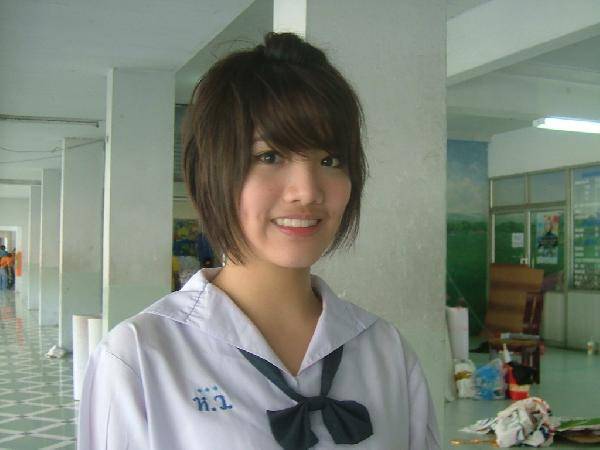 ดาราน่ารักตอนอยู่ ม.ต้นค่ะ