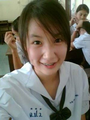 ดาราน่ารักตอนอยู่ ม.ต้นค่ะ