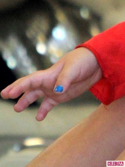 หนูน้อย Zuma Rossdale (ลูกชาย Gwen) ในชุดกัปตันอเมริกาเข้าร้านทำเล็บ!