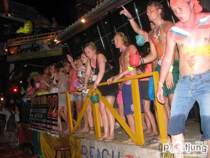 เรามีนัดกันที่ full moon party