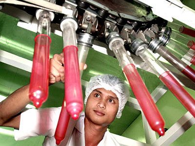 Inside a CONDOM Factory :: กว่าจะได้มาเป็นถุงยาง