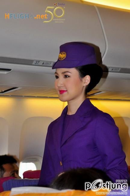 ชุดพนักงานสายการบินไทย 1 ใน 3 airline customer service ที่สวยที่สุดในโลก