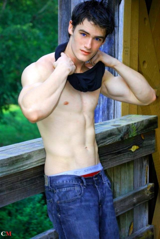 Ryan Sandefur หนุ่มหล่อผิวขาวน่าสัมผัส