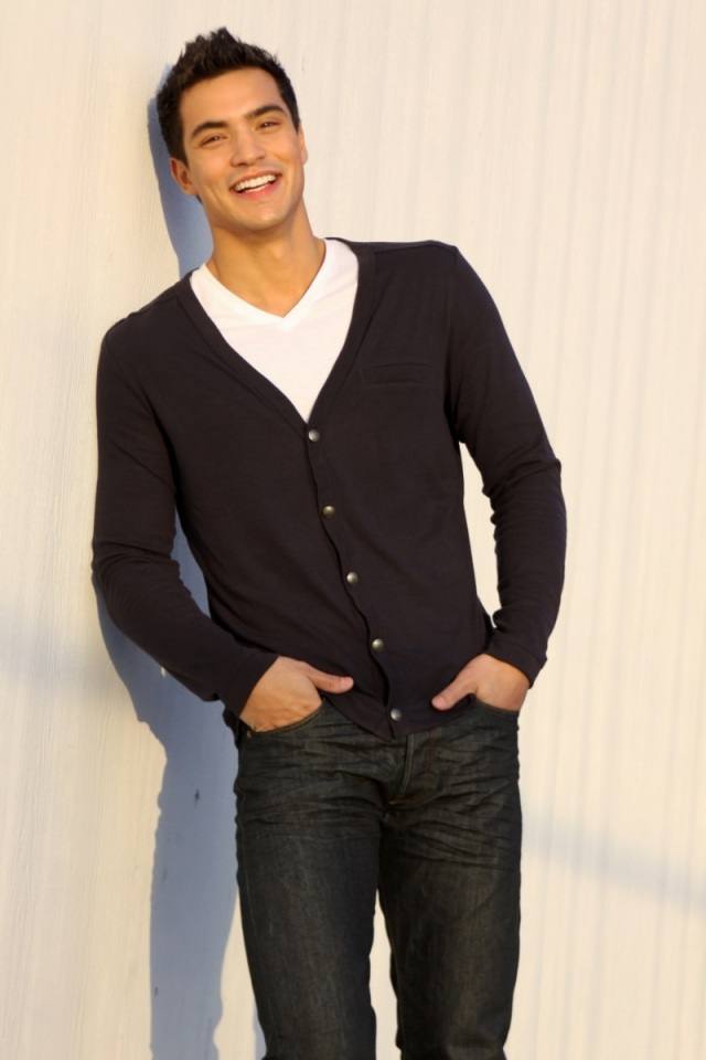 STEVEN PATENAUDE เข้มหล่อยิ้มสวย