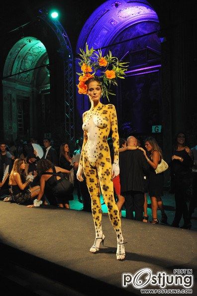Philipp Plein Urban Jungle - Backstage - Milan Fashion Week 2011