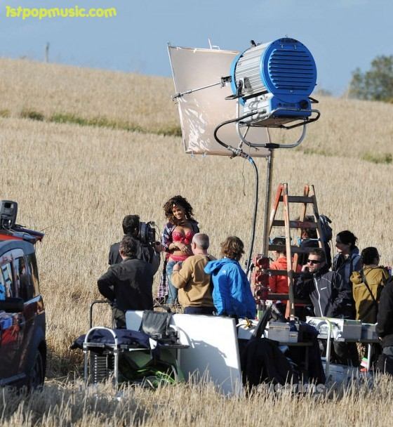 Rihanna ไม่รอช้า!!!! เดินหน้าถ่ายทำ MV เพลง We Found Love แล้ว…