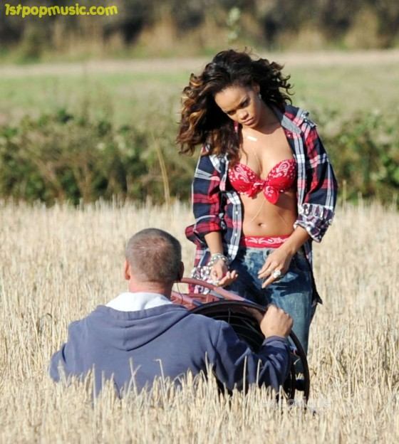 Rihanna ไม่รอช้า!!!! เดินหน้าถ่ายทำ MV เพลง We Found Love แล้ว…