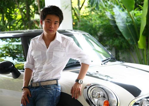 ต๊อบ อิทธิพัทธ์ กุลพงษ์วณิชย์  วัยรุ่นพันล้าน