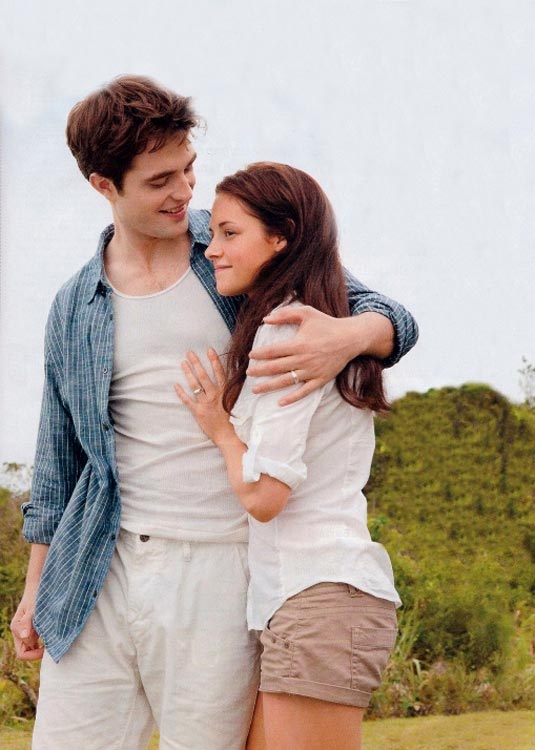 เมื่อ Edward และ Bella กอดกันชุ่มฉ่ำบนปก Entertainment Weekly !!!!