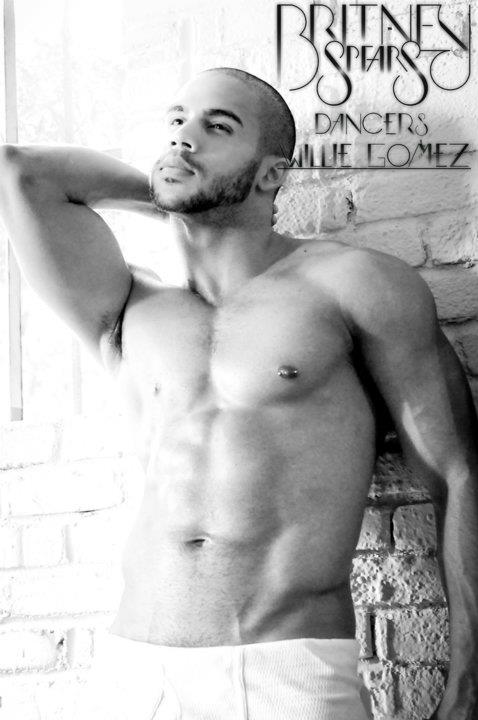 หนุ่นหล่อ Willie Gomez  จาก Britney
