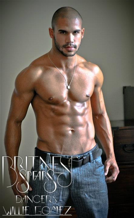 หนุ่นหล่อ Willie Gomez  จาก Britney