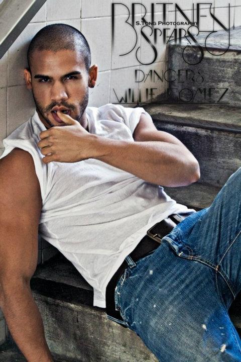 หนุ่นหล่อ Willie Gomez  จาก Britney