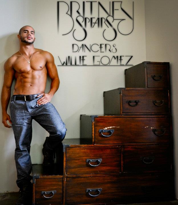 หนุ่นหล่อ Willie Gomez  จาก Britney