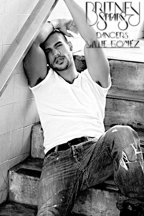 หนุ่นหล่อ Willie Gomez  จาก Britney