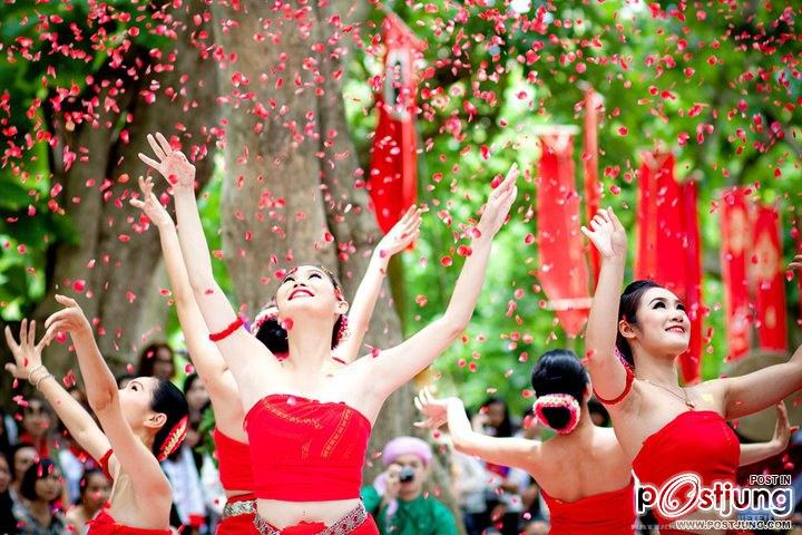 งานพิธีไหว้ครู &ldquo; นบไหว้สา ครูบาอาจารย์ศิลป์ &rdquo; คณะวิจิตรศิลป์ มช. 2554