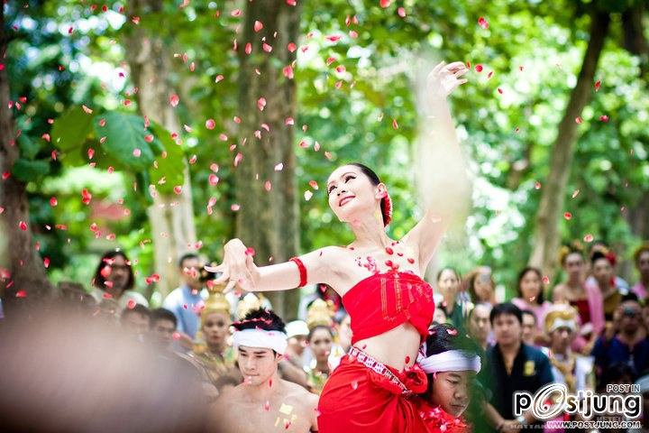 งานพิธีไหว้ครู &ldquo; นบไหว้สา ครูบาอาจารย์ศิลป์ &rdquo; คณะวิจิตรศิลป์ มช. 2554