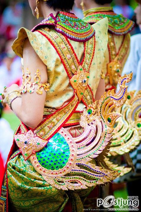 งานพิธีไหว้ครู &ldquo; นบไหว้สา ครูบาอาจารย์ศิลป์ &rdquo; คณะวิจิตรศิลป์ มช. 2554