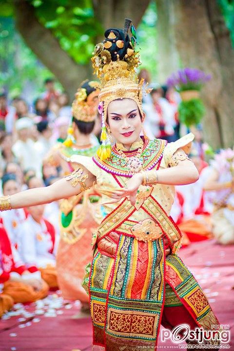 งานพิธีไหว้ครู &ldquo; นบไหว้สา ครูบาอาจารย์ศิลป์ &rdquo; คณะวิจิตรศิลป์ มช. 2554