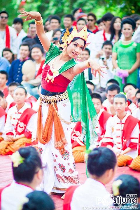งานพิธีไหว้ครู &ldquo; นบไหว้สา ครูบาอาจารย์ศิลป์ &rdquo; คณะวิจิตรศิลป์ มช. 2554