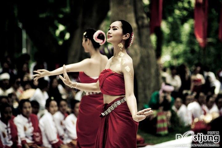 งานพิธีไหว้ครู &ldquo; นบไหว้สา ครูบาอาจารย์ศิลป์ &rdquo; คณะวิจิตรศิลป์ มช. 2554