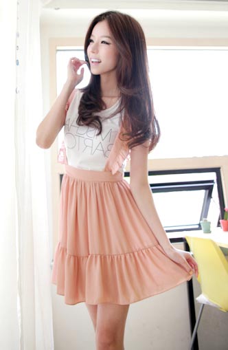 รวมมิตรแฟชั่นชุดเอี๊ยมน่ารัก ๆ สำหรับสาววัยทีน