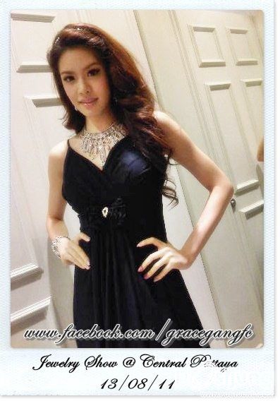 เกรซ กาญจน์เกล้า ด้วยเศียรเกล้า