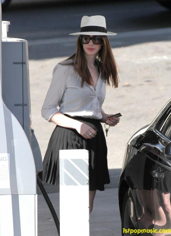 Anne Hathaway ขาวใสวิ้งๆ ใน Hollywood!