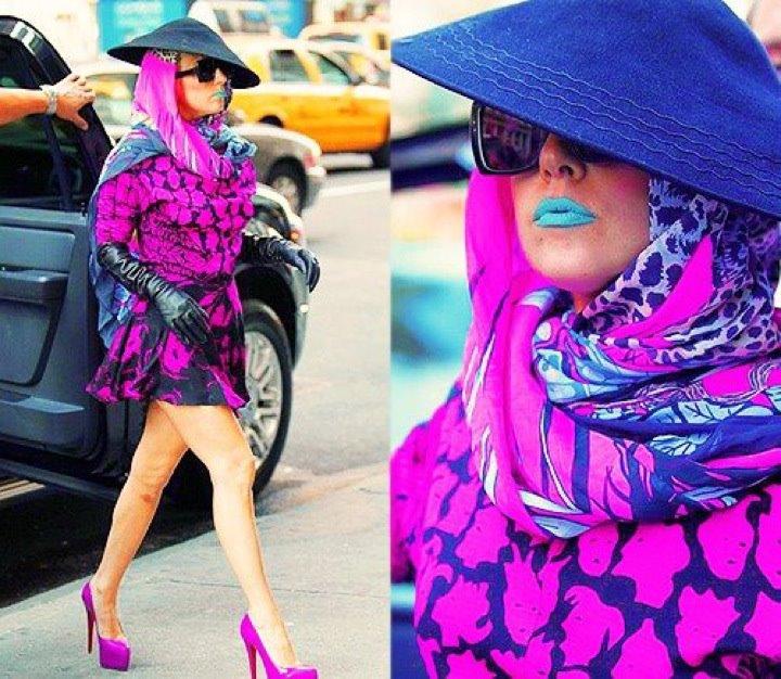 Lady Gaga 2 ชุด ใหม่