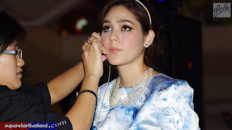 ปีเตอร์ และ ชมพู่ อารยา ในงานเกลด อินโนเวชั่น ออฟ เซ้นส์
