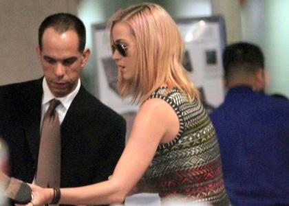 เปลี่ยนสีผมอีกแล้วสำหรับสาวสุดฮอต Katy Perry