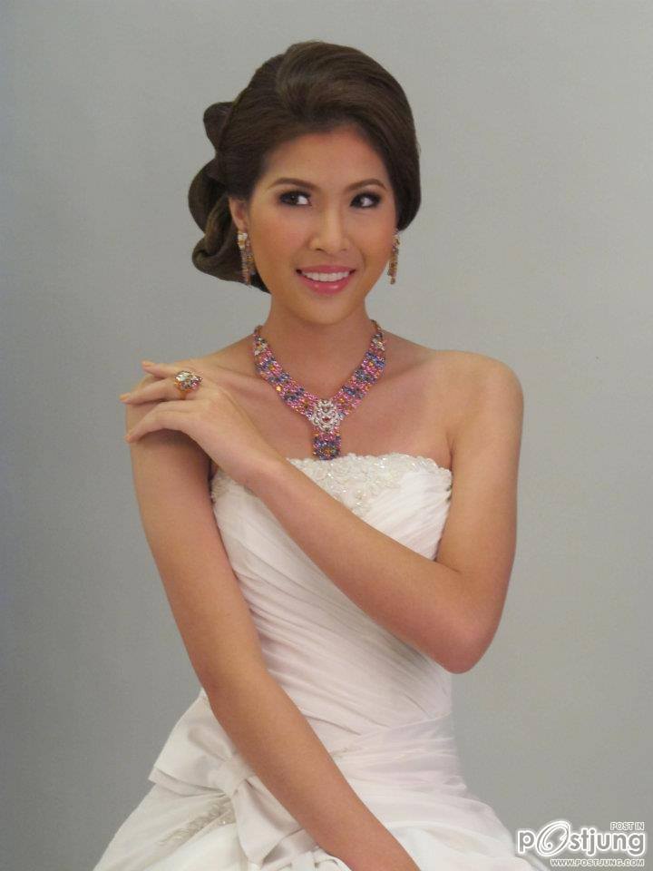น้องกิฟท์ นางสาวไทย ๒๕๕๓ ถ่ายแบบนิตยสาร IDO